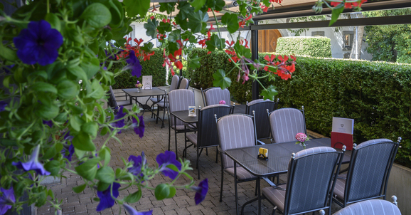 Hofgarten im Hotel 3 Sternen Brunegg Hofgarten im Hotel 3 Sternen Brunegg